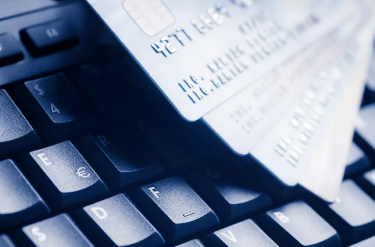 Ηλεκτρονικές απάτες: Με sms ή κλήση η χρήση κάρτας πάνω από 1.000 ευρώ