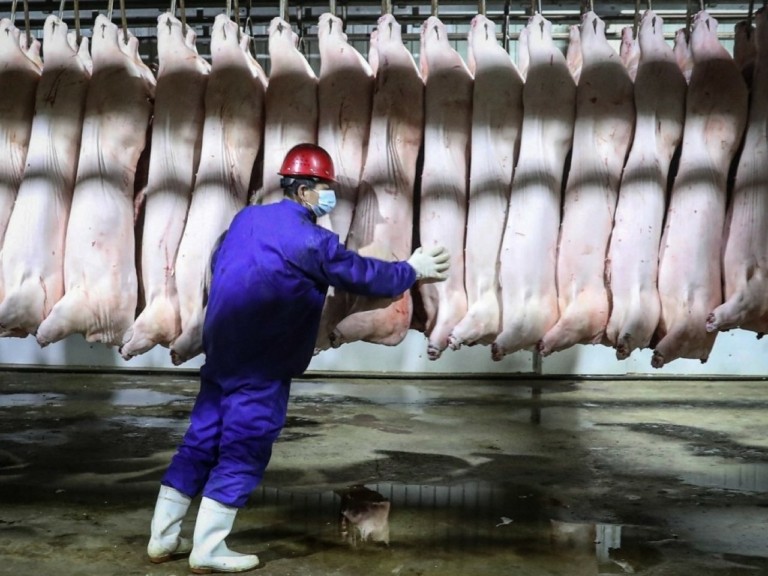 Απολύσεις και στην κορυφαία εταιρεία επεξεργασίας κρέατος της Ευρώπης