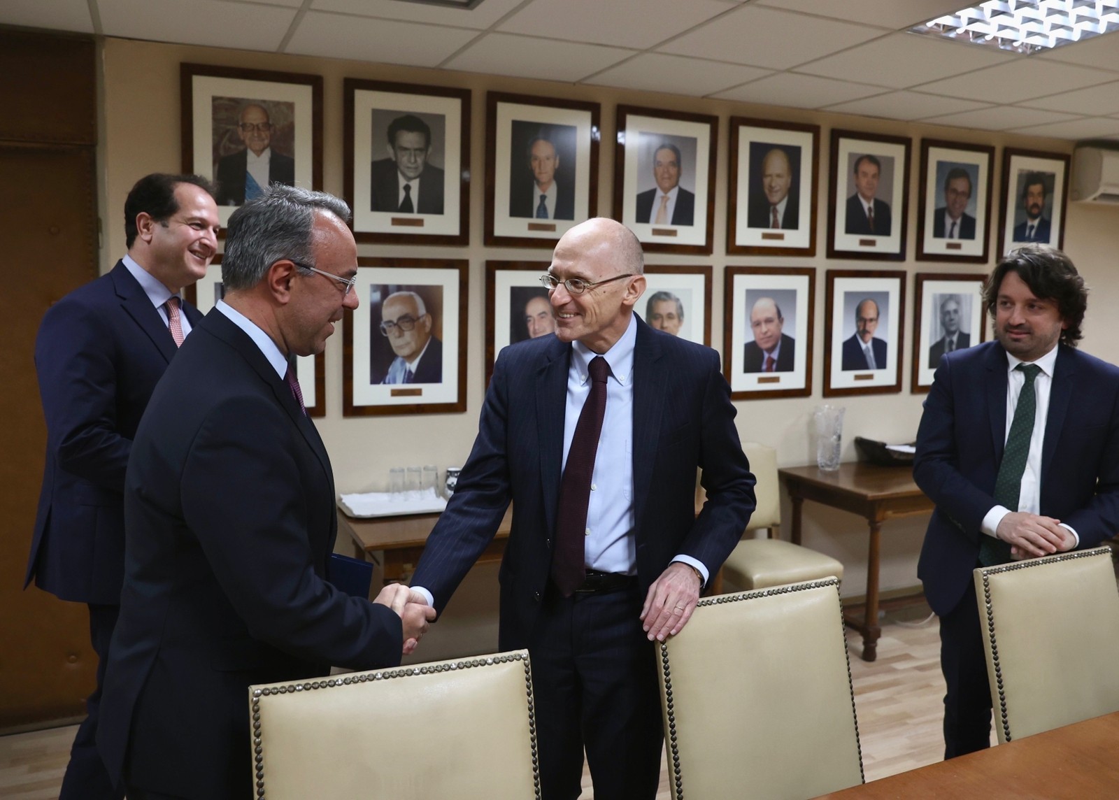 Συνάντηση Σταϊκούρα – Ένρια: Σημαντική βελτίωση στο ελληνικό τραπεζικό σύστημα τα τελευταία 3,5 χρόνια