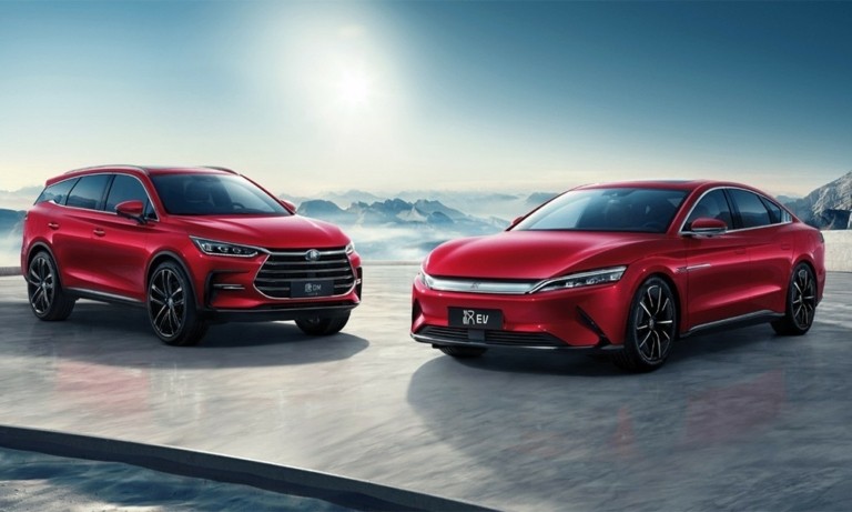 Πωλήσεις αυτοκινήτων: Ποιοι κυριαρχούν στα ηλεκτρικά και plug-in υβριδικά (γραφήματα)