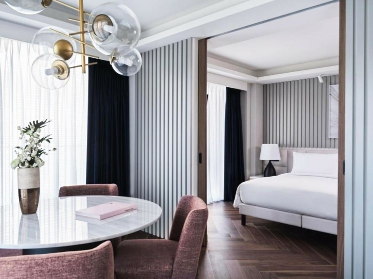 Δωμάτιο με θέα: Η corner suite 484 του Grand Hyatt Athens