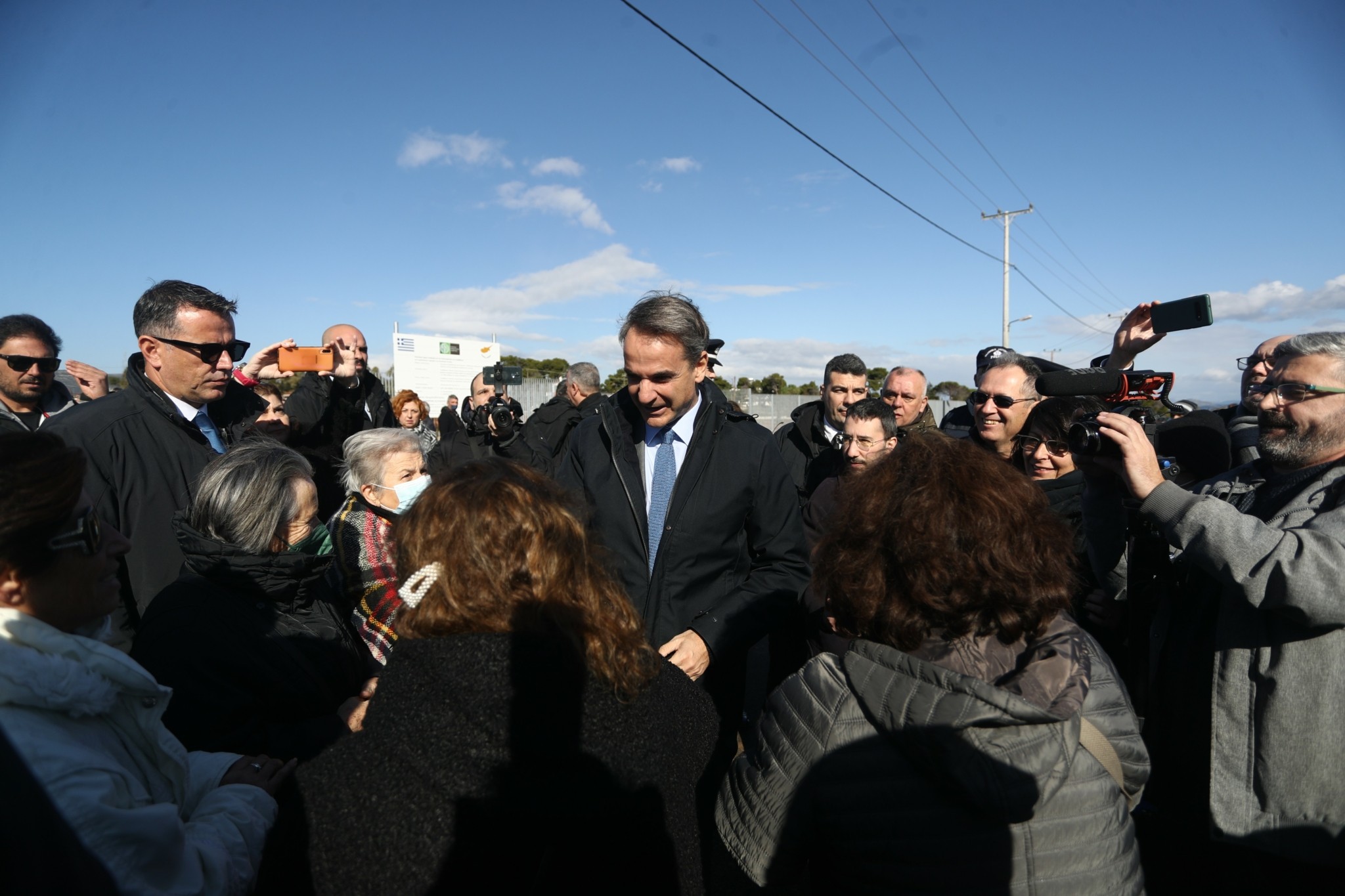 Στο Μάτι ο Κυριάκος Μητσοτάκης με τον Νίκο Αναστασιάδη για την τελετή θεμελίωσης πάρκου στη μνήμη των θυμάτων (upd)