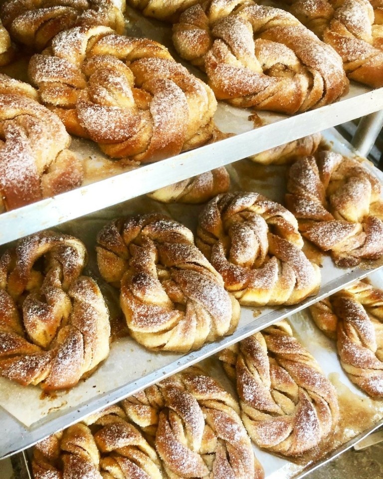 Οι φούρνοι που δημιουργούν τάσεις – Η τέχνη του ψωμιού και οι ουρές για τα λαχταριστά γλυκά