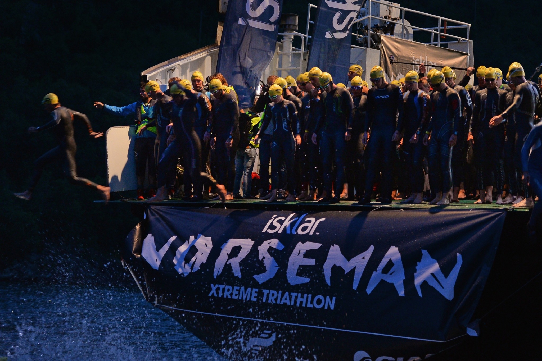 Αυτός είναι ο πιο δύσκολος αγώνας αντοχής στον κόσμο και είναι μόνο για 290 άτομα – Ενα τρίαθλο στόχος ζωής