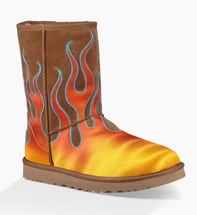 Πώς αυτές οι μπότες με το περίεργο σχήμα παραμένουν περιζήτητες για πάνω από 20 χρόνια