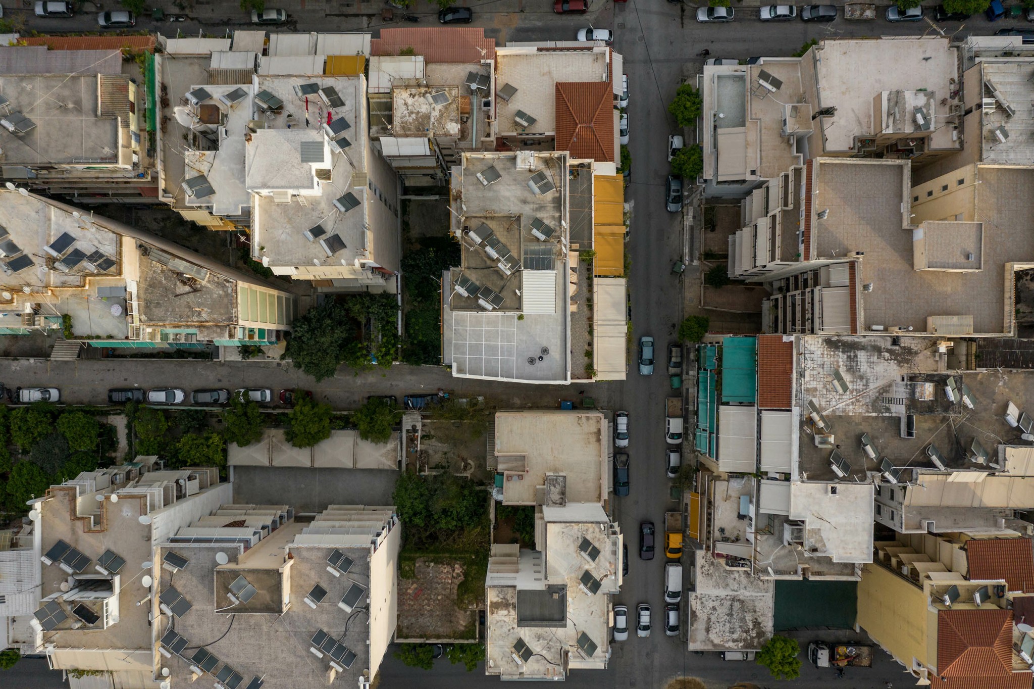 Πώς κτίσματα με ελάχιστα τετραγωνικά μεταμορφώνονται σε εντυπωσιακές κατοικίες