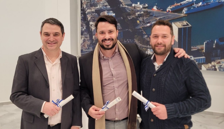 Τιμήθηκαν τρεις καπετάνιοι του Ομίλου Αγγελικούση για τη διάσωση ναυαγών το 2022