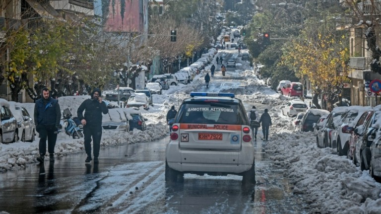 Χαμηλές θερμοκρασίες, ισχυρός παγετός, πυκνές χιονοπτώσεις – Σε επιφυλακή ο κρατικός μηχανισμός
