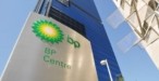 Η BP ανεβάζει ταχύτητα στην επαναγορά μετοχών μετά τη βουτιά στα κέρδη