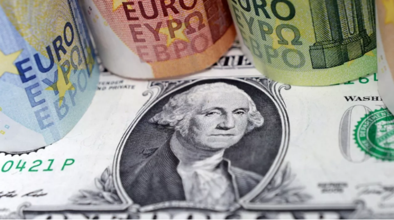 Η επιθετική ρητορική της ΕΚΤ και η αυξημένη διάθεση ανάληψης ρίσκου βύθισαν το δολάριο