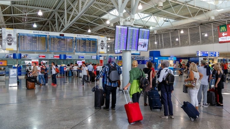 Ολική επανεκκίνηση του τουρισμού – Πάνω από 2 δισ. έσοδα το τελευταίο 3μηνο του έτους