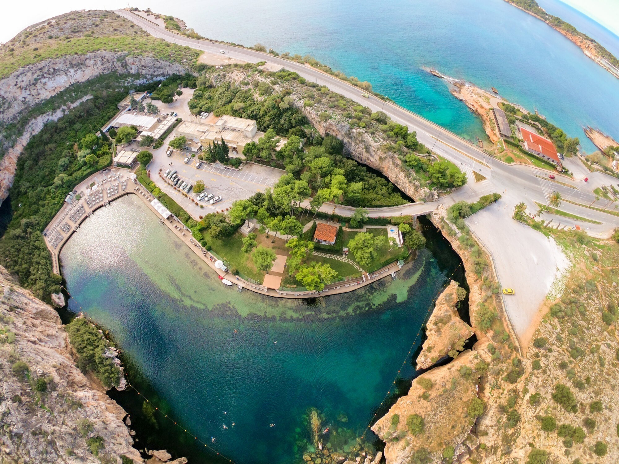 6 κορυφαίες διαδρομές για οδήγηση στην Ελλάδα – Δάση, υπέροχα χωριά και συγκλονιστική θέα