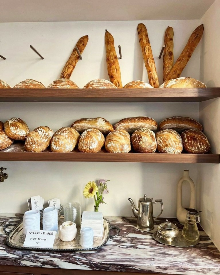 Οι φούρνοι που δημιουργούν τάσεις – Η τέχνη του ψωμιού και οι ουρές για τα λαχταριστά γλυκά