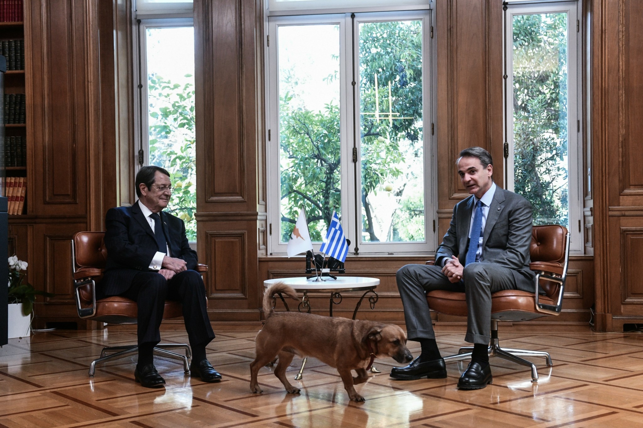 Συνάντηση Μητσοτάκη – Αναστασιάδη στο Μέγαρο Μαξίμου – Θα επισκεφτούν το Μάτι (pics)