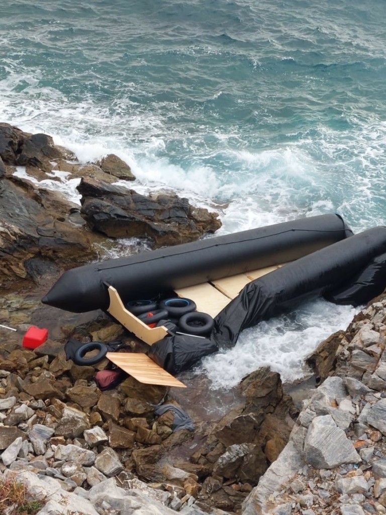 Ναυάγιο με 41 μετανάστες στη Μυτιλήνη – Τουλάχιστον πέντε νεκροί