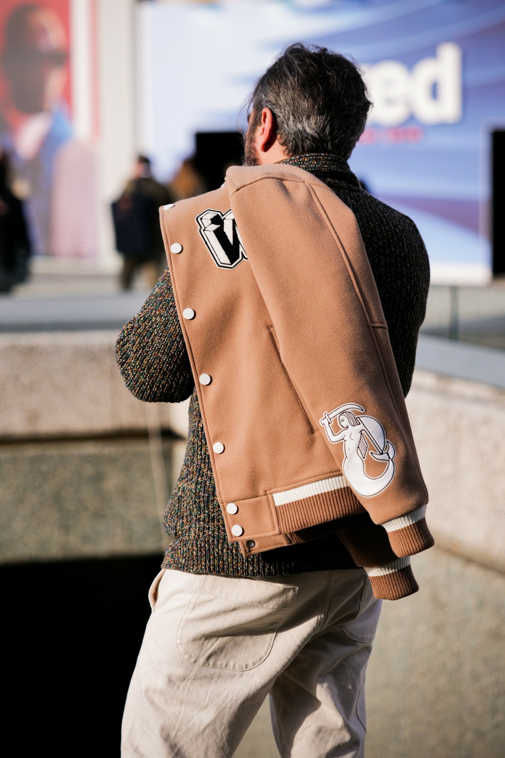 Αυτή είναι η γιορτή του ανδρικού στυλ – Τα πιο “ψαγμένα” και εκκεντρικά ντυσίματα που κάνουν τον γύρο του κόσμου