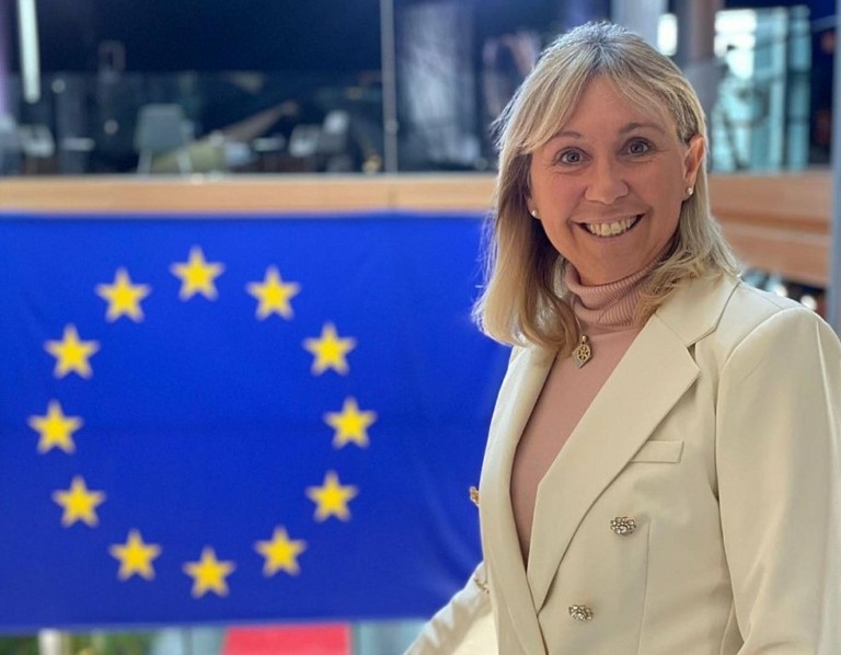 ΕΕ: Ιταλίδα ευρωβουλευτής της άκρας δεξιάς και βοηθοί της ερευνώνται για απάτη
