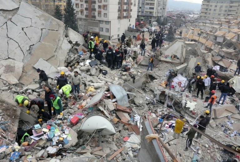 Σεισμός στην Τουρκία: 42χρονη ανασύρθηκε ζωντανή μετά από 222 ώρες – Πάνω από 41.000 οι νεκροί
