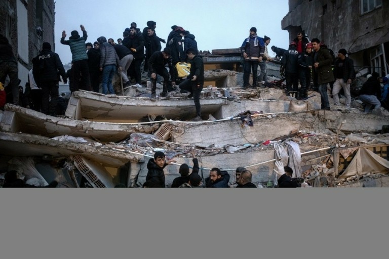 Σεισμός στην Τουρκία: Άμεση αποστολή βοήθειας από την Ελλάδα – Αναχωρεί με C-130 ομάδα της ΕΜΑΚ