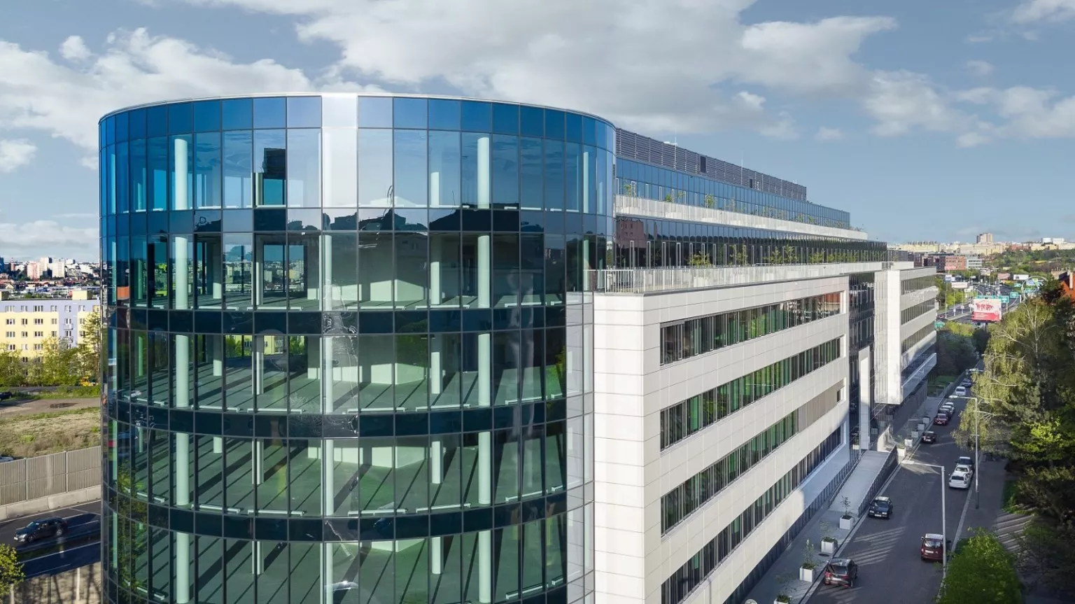 Wood: Νέες τιμές στόχοι στις τράπεζες – Τοπ επιλογές Alpha και Πειραιώς