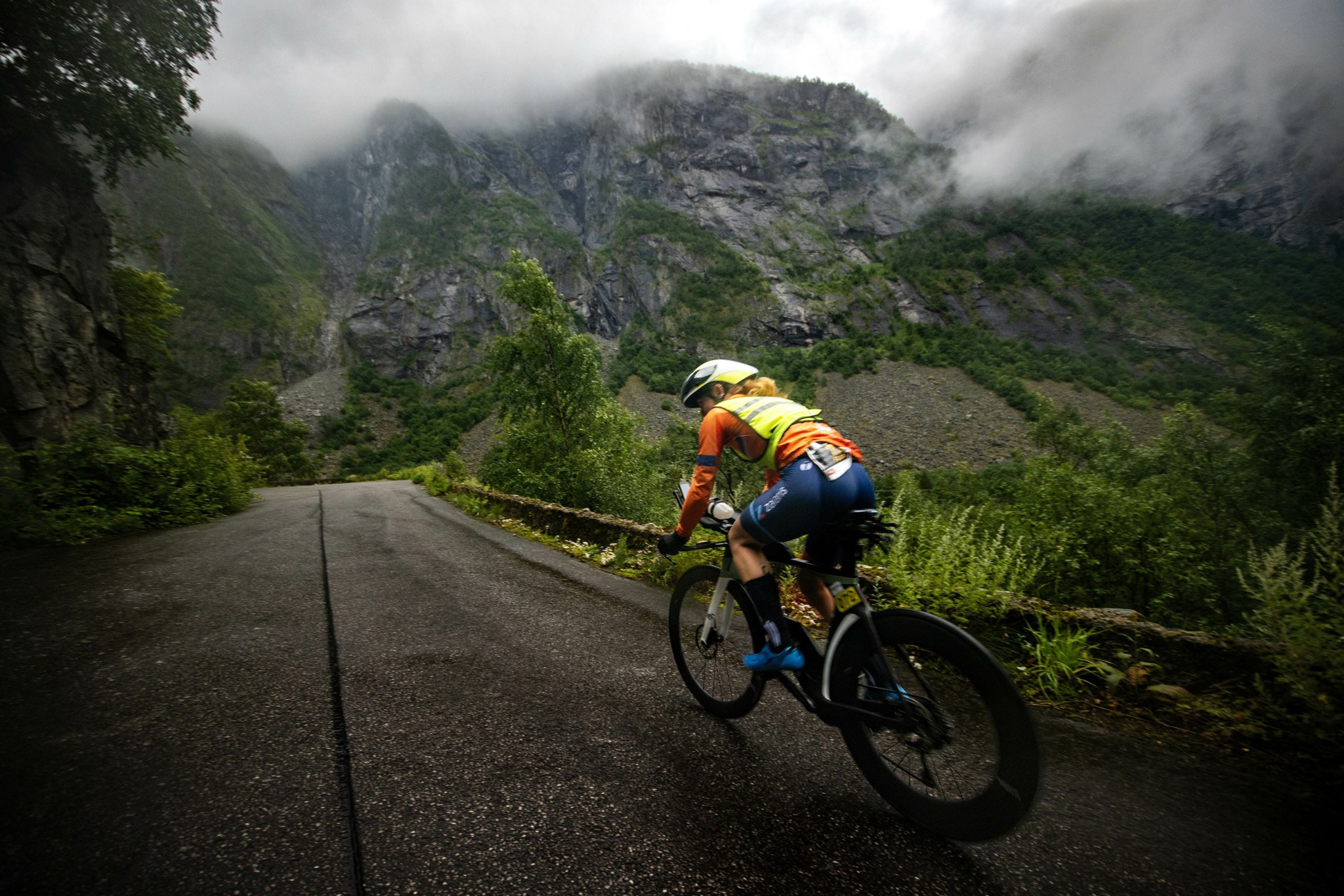 Αυτός είναι ο πιο δύσκολος αγώνας αντοχής στον κόσμο και είναι μόνο για 290 άτομα – Ενα τρίαθλο στόχος ζωής