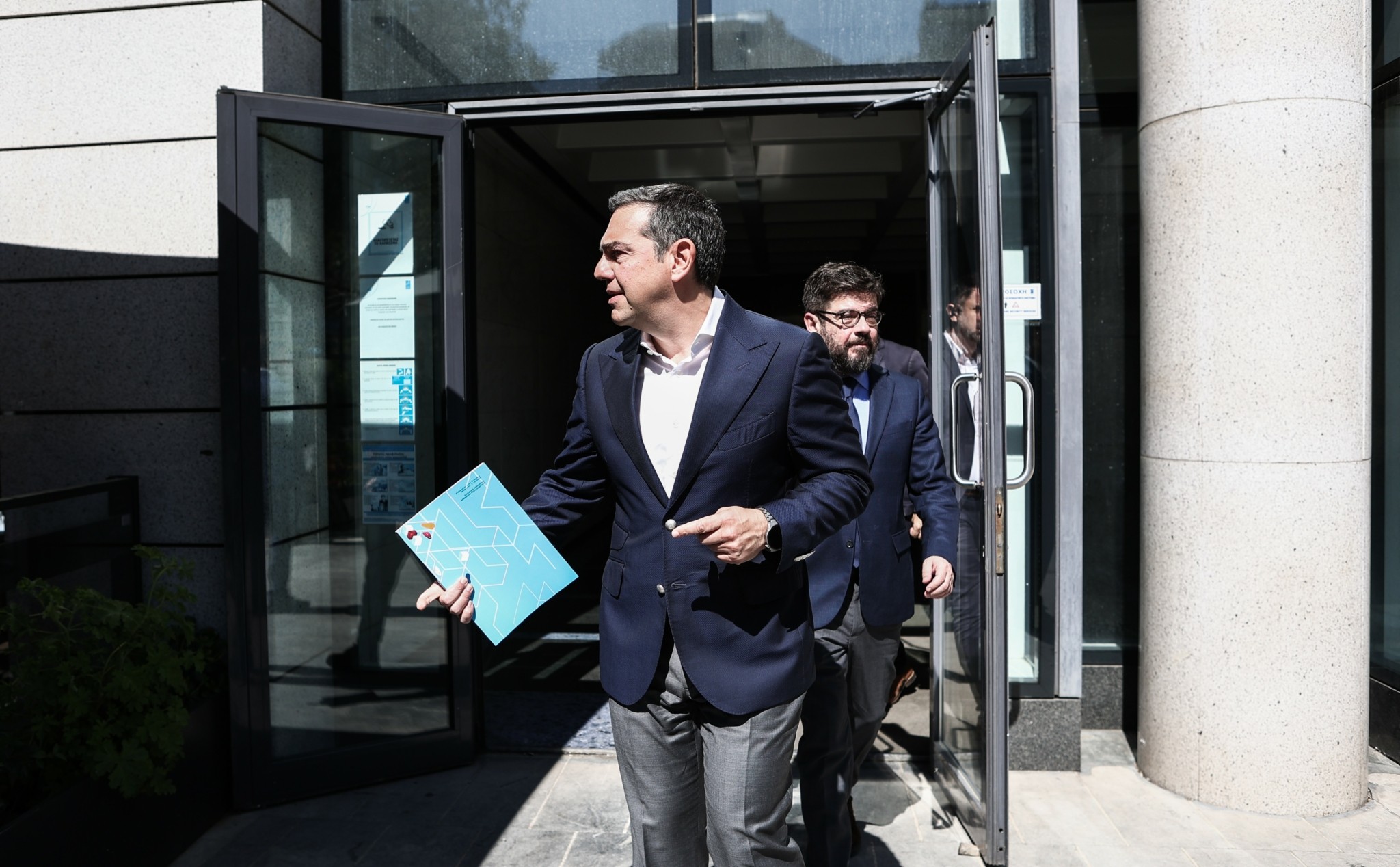 Τσίπρας: Ο κ. Μητσοτάκης οφείλει απαντήσεις για την κραυγαλέα υπόθεση παρακολούθησης της Άρτεμις Σίφορντ