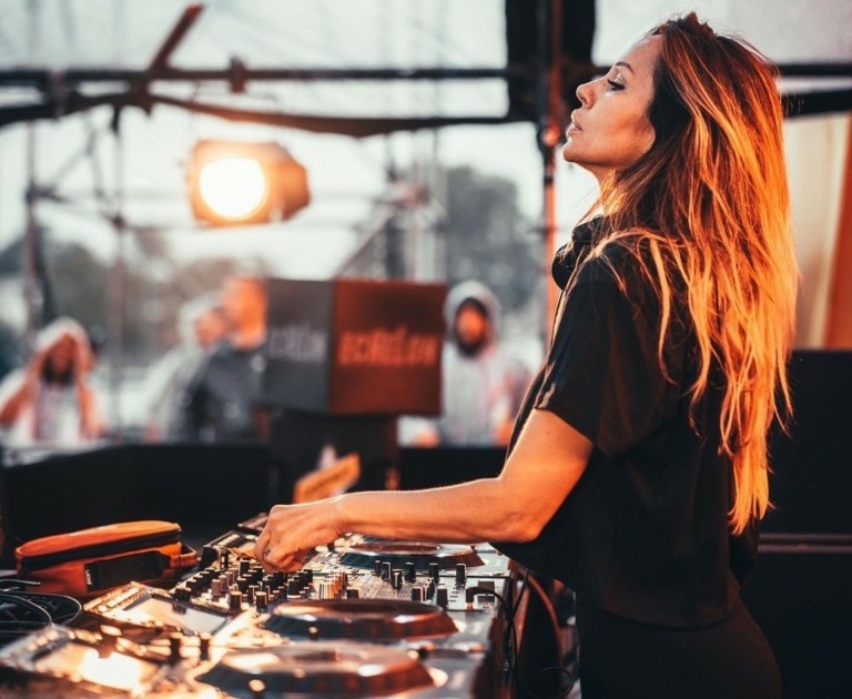 Πώς οι DJs απέκτησαν το δικό τους star-system – Αυτοί είναι οι πιο περιζήτητοι με αμοιβές μέχρι 200 χιλιάδες ευρώ το πάρτι