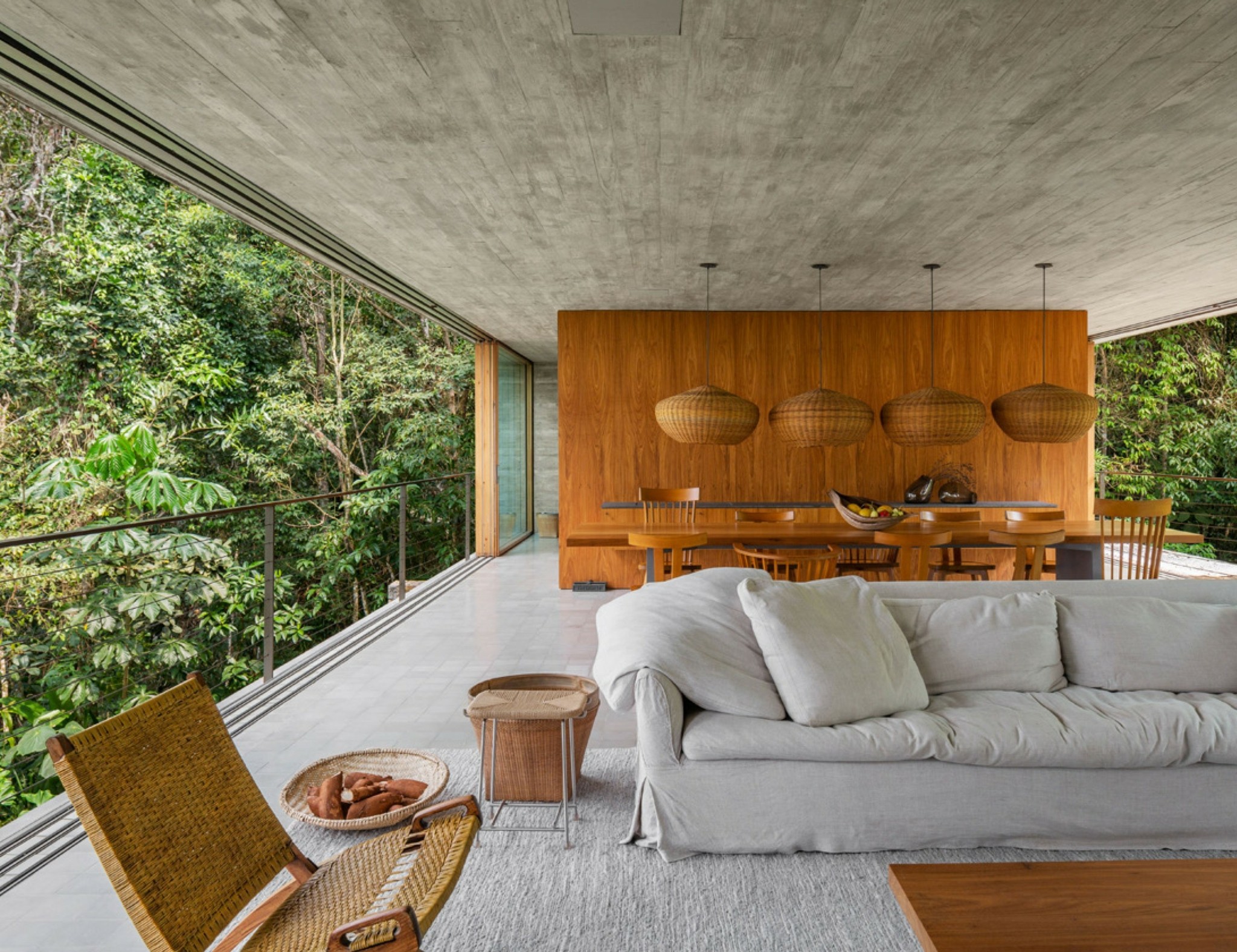 Απίστευτες βραβευμένες κατοικίες μοντέρνας αρχιτεκτονικής στη μέση της ζούγκλας