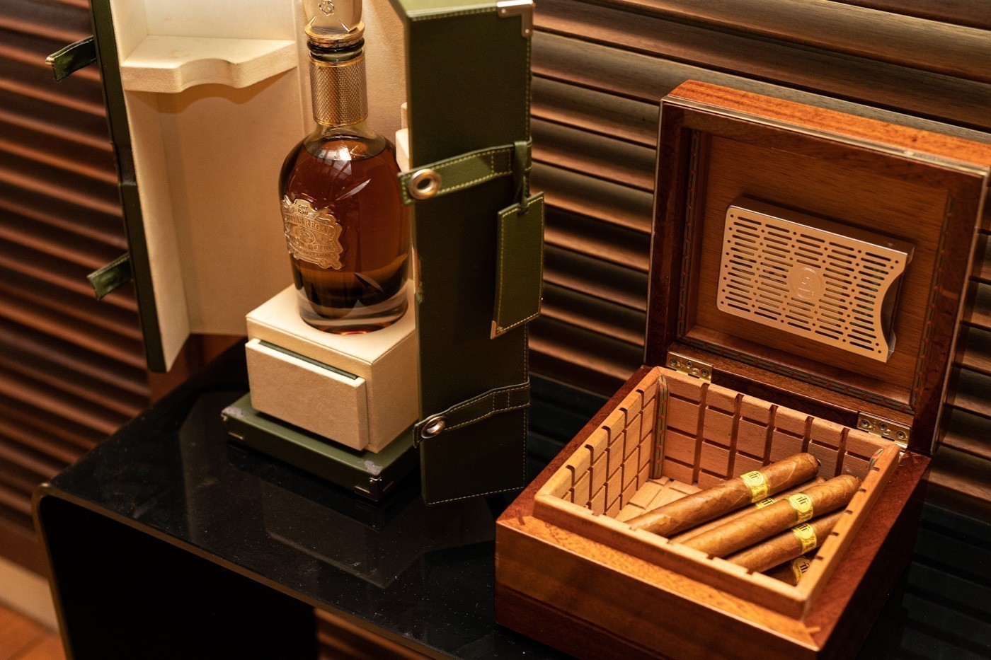 Τι ακριβώς συνέβη σε ένα επικό dinner για 12 μόνο άτομα με τιμή συμμετοχής τα 1.600 ευρώ