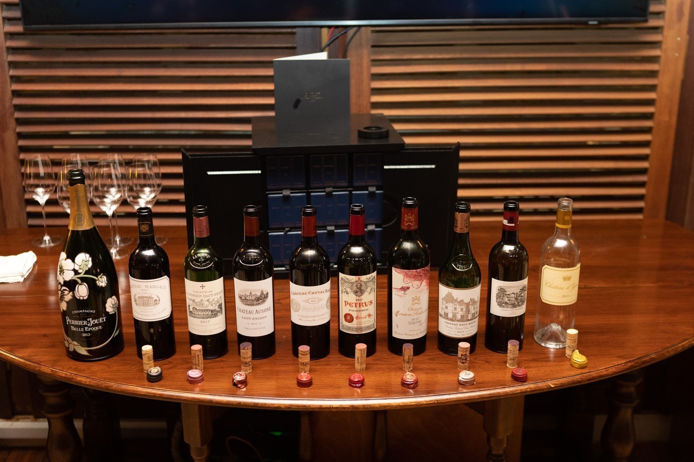 Τι ακριβώς συνέβη σε ένα επικό dinner για 12 μόνο άτομα με τιμή συμμετοχής τα 1.600 ευρώ