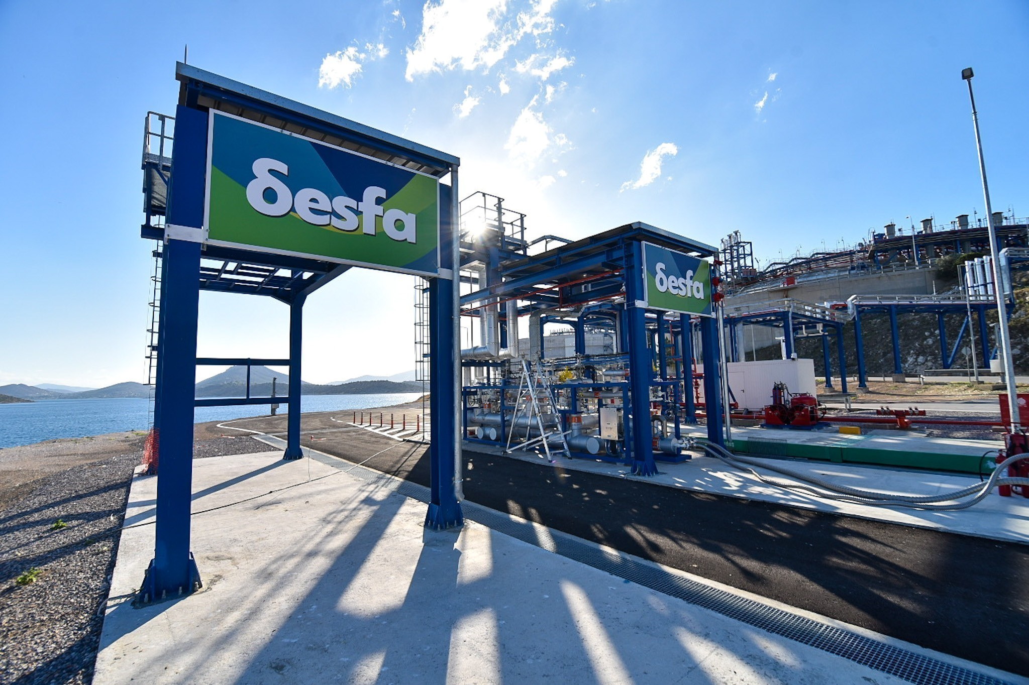 ΔΕΣΦΑ: Με επιτυχία η πρώτη δοκιμή καλής λειτουργίας στον Σταθμό LNG Truck Loading στη Ρεβυθούσα