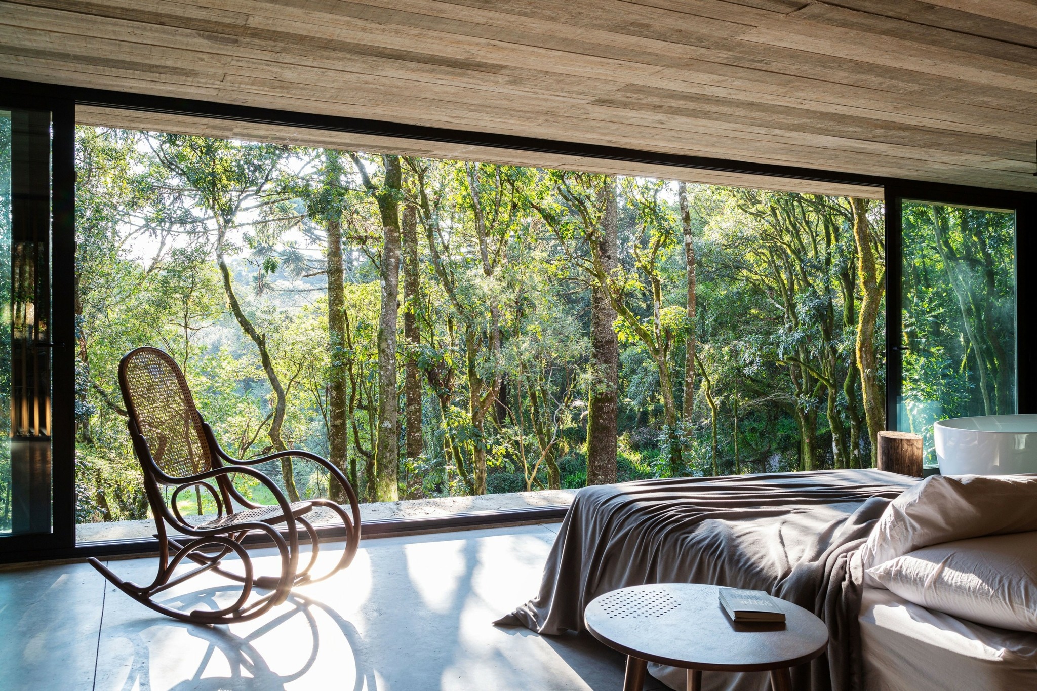 Απίστευτες βραβευμένες κατοικίες μοντέρνας αρχιτεκτονικής στη μέση της ζούγκλας