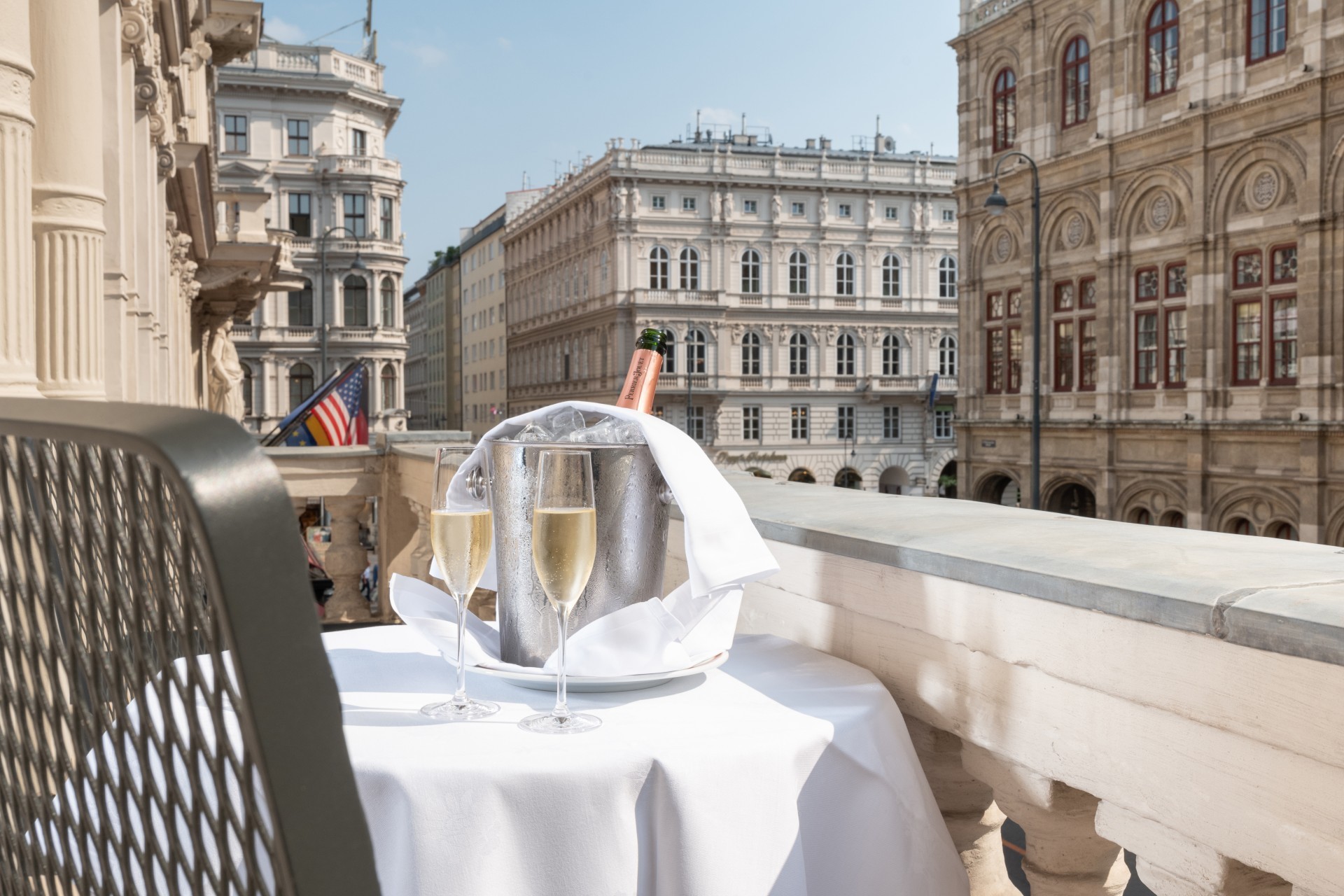 Δωμάτιο με θέα: Η σουίτα Madame Butterfly στο ιστορικό Hotel Sacher – Το αυτοκρατορικό παραμύθι της Βιέννης