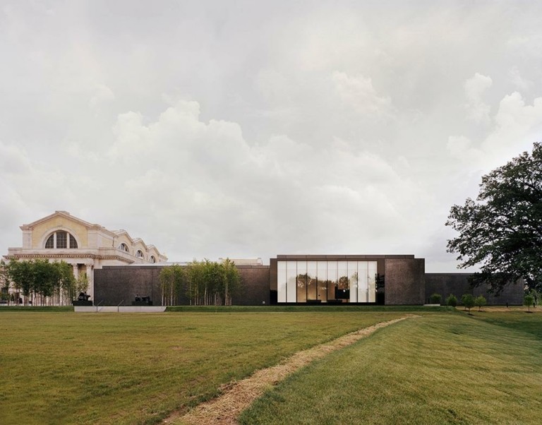 Το ύψιστο βραβείο αρχιτεκτονικής στον άνθρωπο που μεταμορφώνει το Εθνικό Αρχαιολογικό Μουσείο της Αθήνας – Αυτά είναι τα έργα του