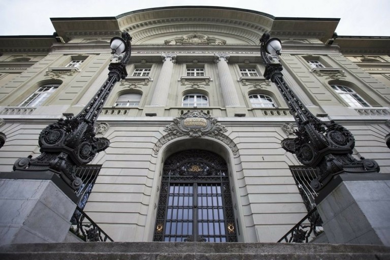 Ελβετία: Η κεντρική τράπεζα αυξάνει τα επιτόκια κατά 50 μονάδες βάσης παρά την αναταραχή στην Credit Suisse