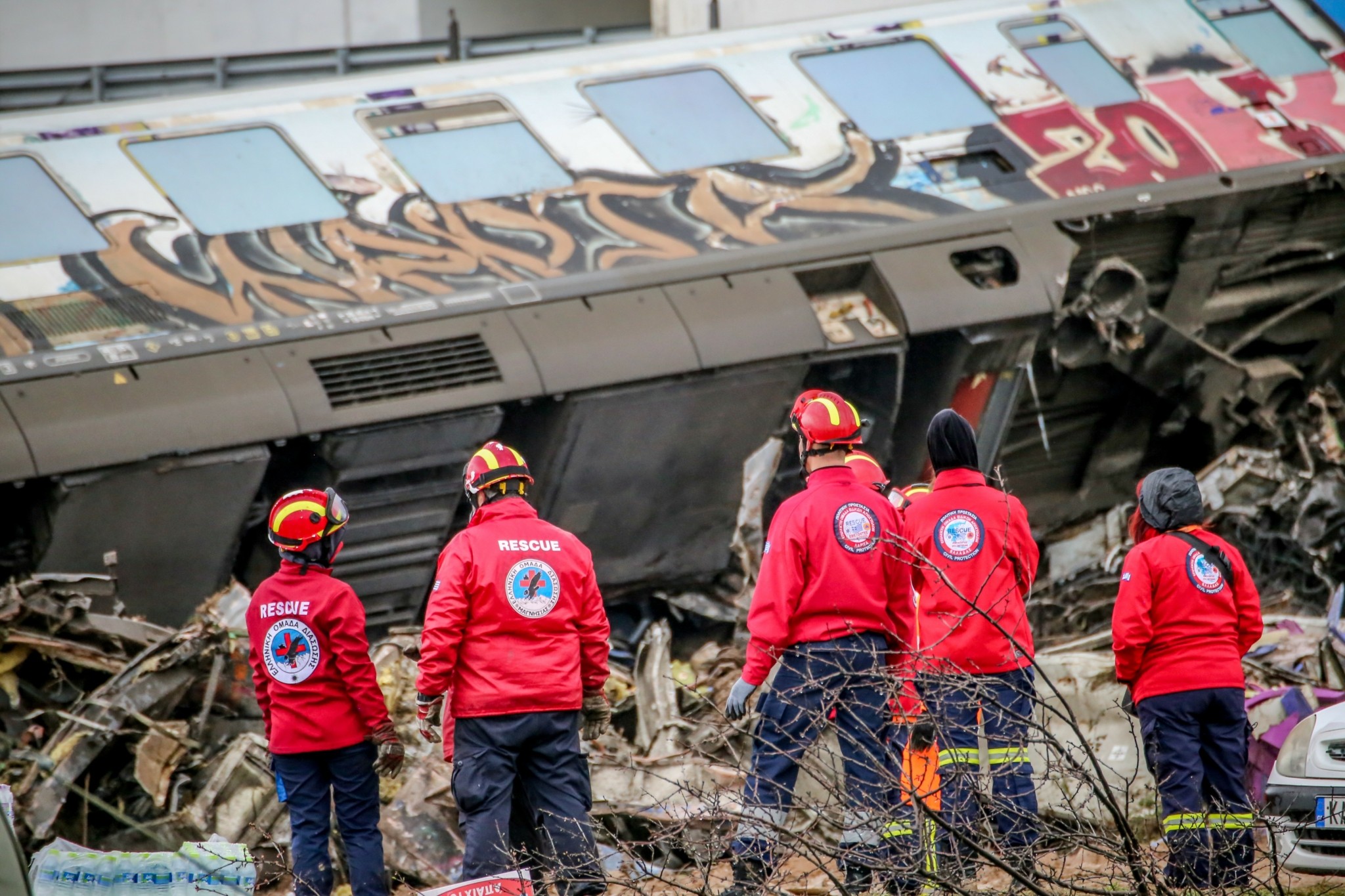 Πηγές Πυροσβεστικής: Εχουν ασκηθεί ποινικές διώξεις σε 4 στελέχη για τις αυτοψίες στα Τέμπη