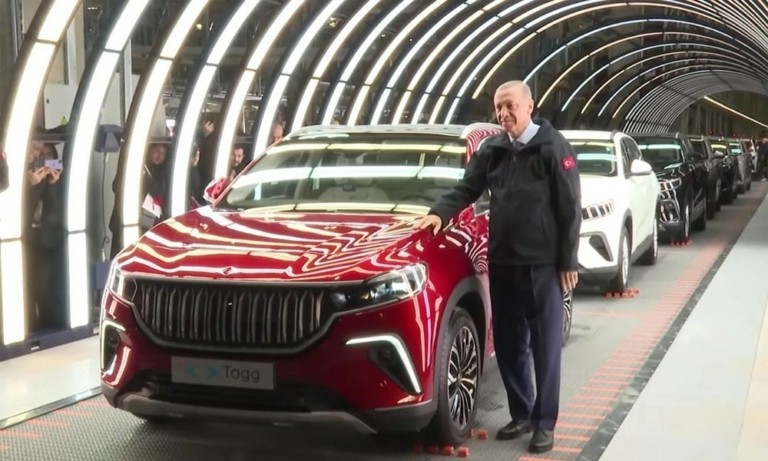 Τουρκία: Ο σεισμός «ταρακούνησε» την παραγωγή του Togg