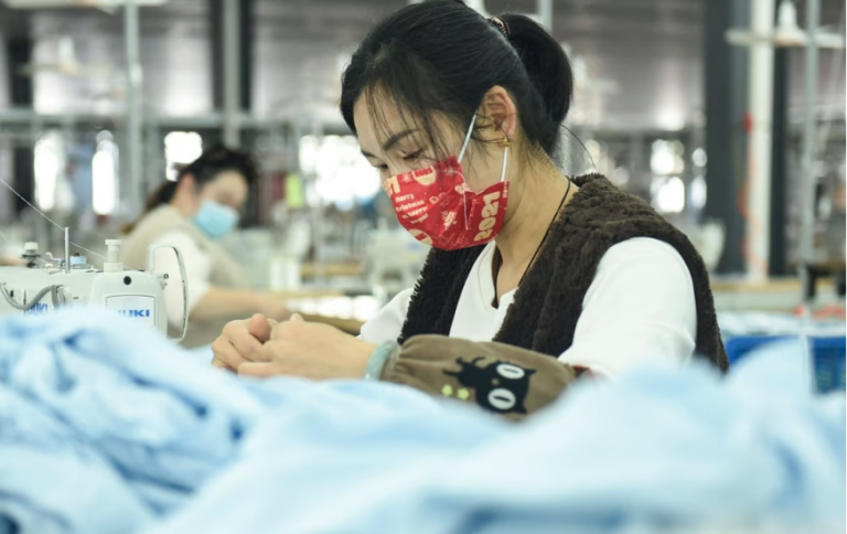 Σε υψηλό 11 ετών η μεταποίηση της Κίνας τον Φεβρουάριο