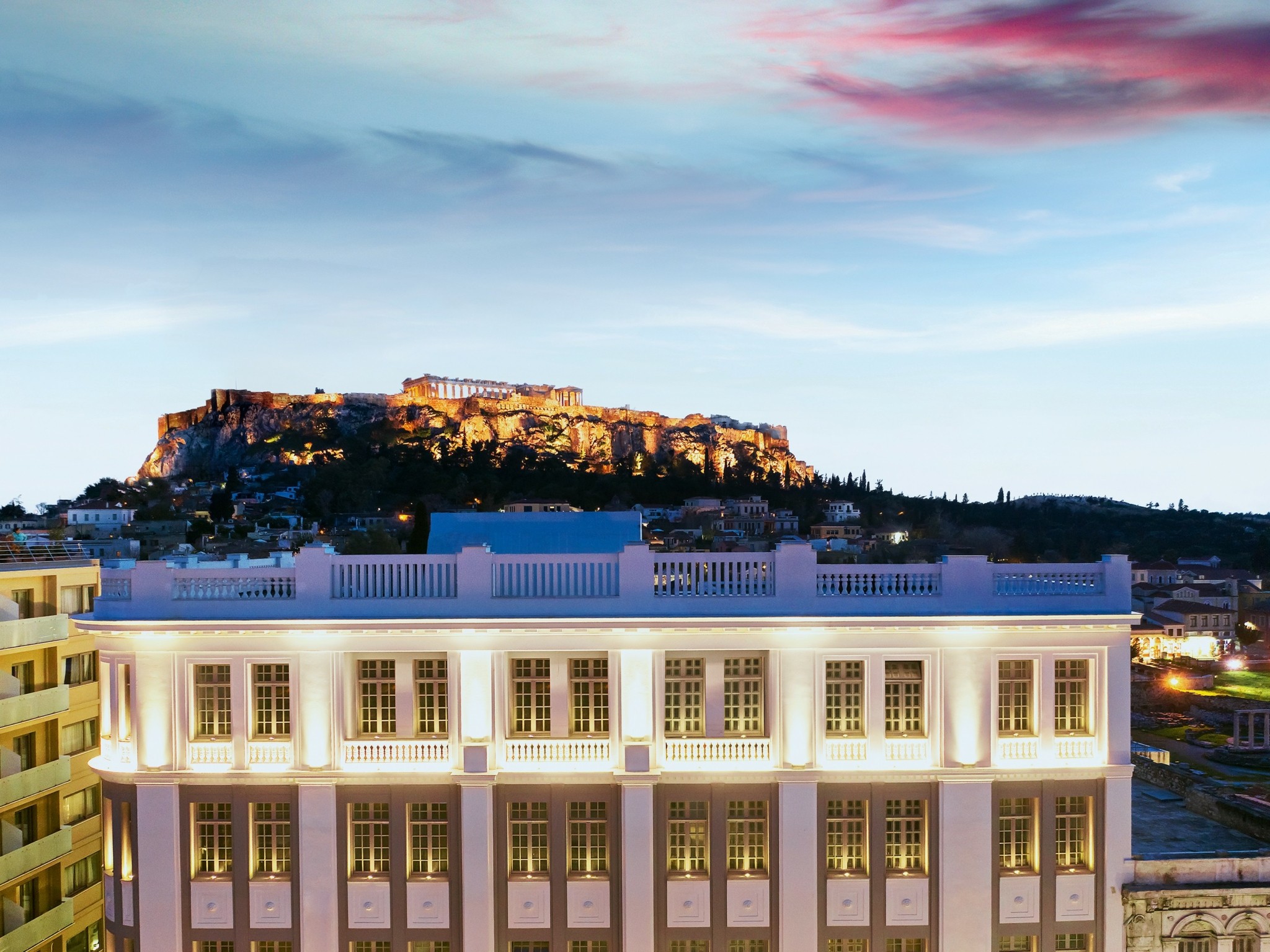 Πώς το κτίριο του Χυτήρογλου στη Μητροπόλεως μεταμορφώθηκε στο ξενοδοχείο The Dolli της Grecotel – Ενα κόσμημα με διαμερίσματα που θυμίζουν εκλεκτικό Παρίσι