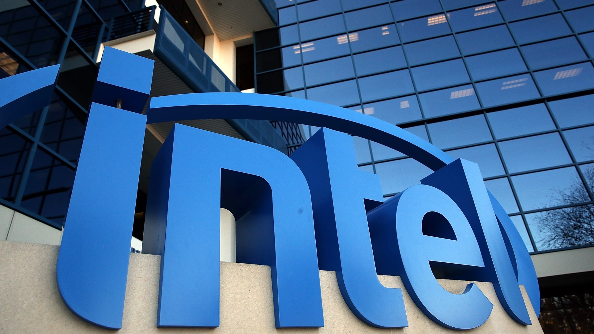 Το χειρότερο τρίμηνο στην ιστορία της για την Intel – 133% πτώση στα κέρδη ανά μετοχή