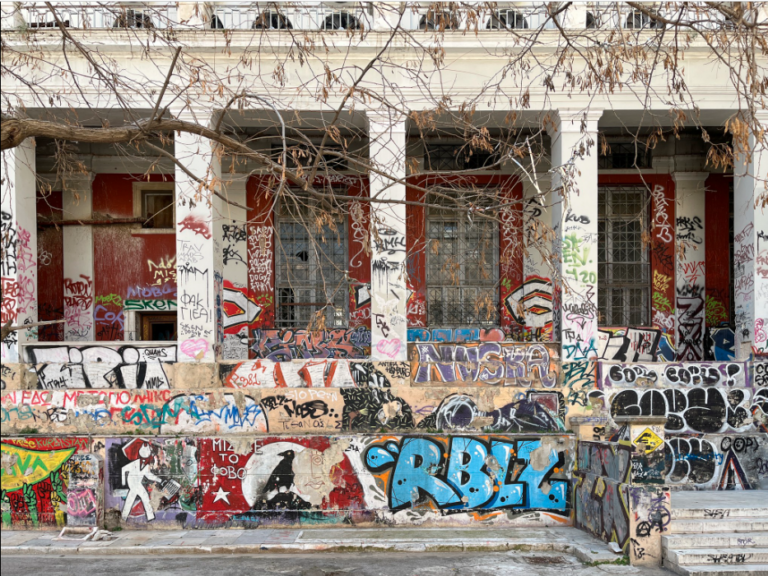 Εθνικό Μετσόβιο Πολυτεχνείο: Εικόνες που προκαλούν θλίψη με βανδαλισμούς και φθορές (pics)