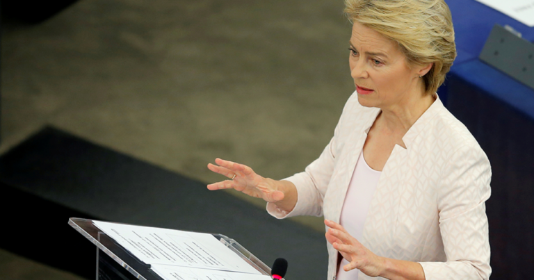 Φον ντερ Λάιεν: Δεν υπάρχουν «αποδείξεις» ότι η Κίνα θα προμηθεύσει με όπλα τη Ρωσία