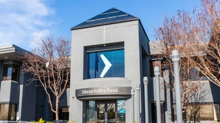 ΗΠΑ: H First Citizens εξαγοράζει τη χρεοκοπημένη Silicon Valley Bank