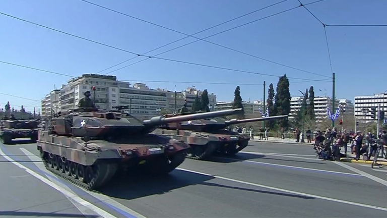 25η Μαρτίου: Κυκλοφοριακές ρυθμίσεις για τη στρατιωτική παρέλαση – Πώς θα κινηθούν τα μέσα μεταφοράς