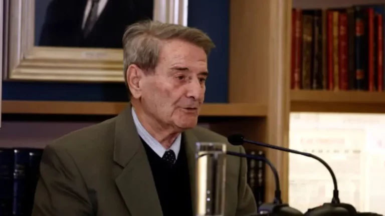 Πέθανε ο δημοσιογράφος Βασίλης Νικολόπουλος