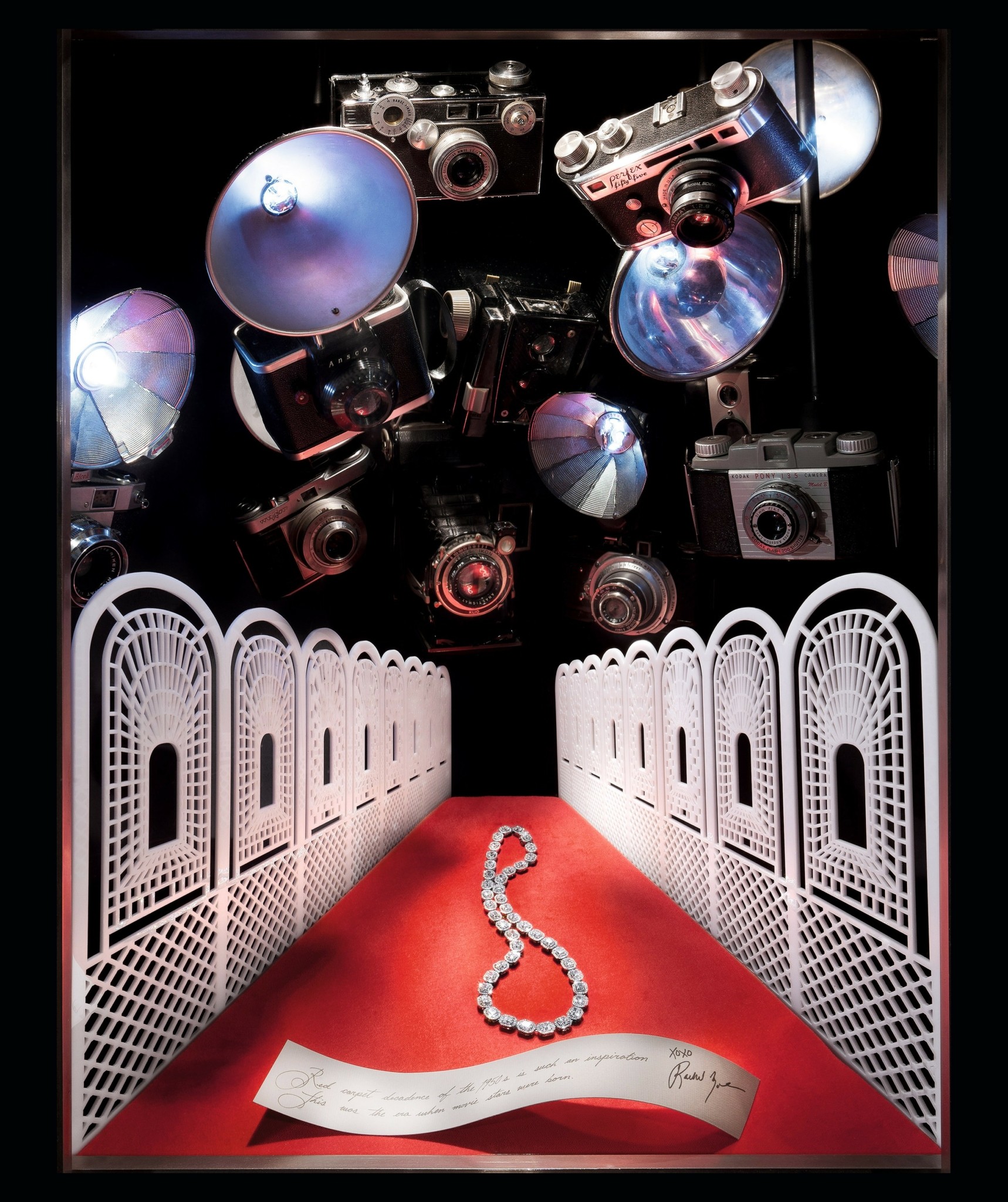 Πώς οι βιτρίνες του Tiffany’s μαγνητίζουν τα βλέμματα ολόκληρου του πλανήτη