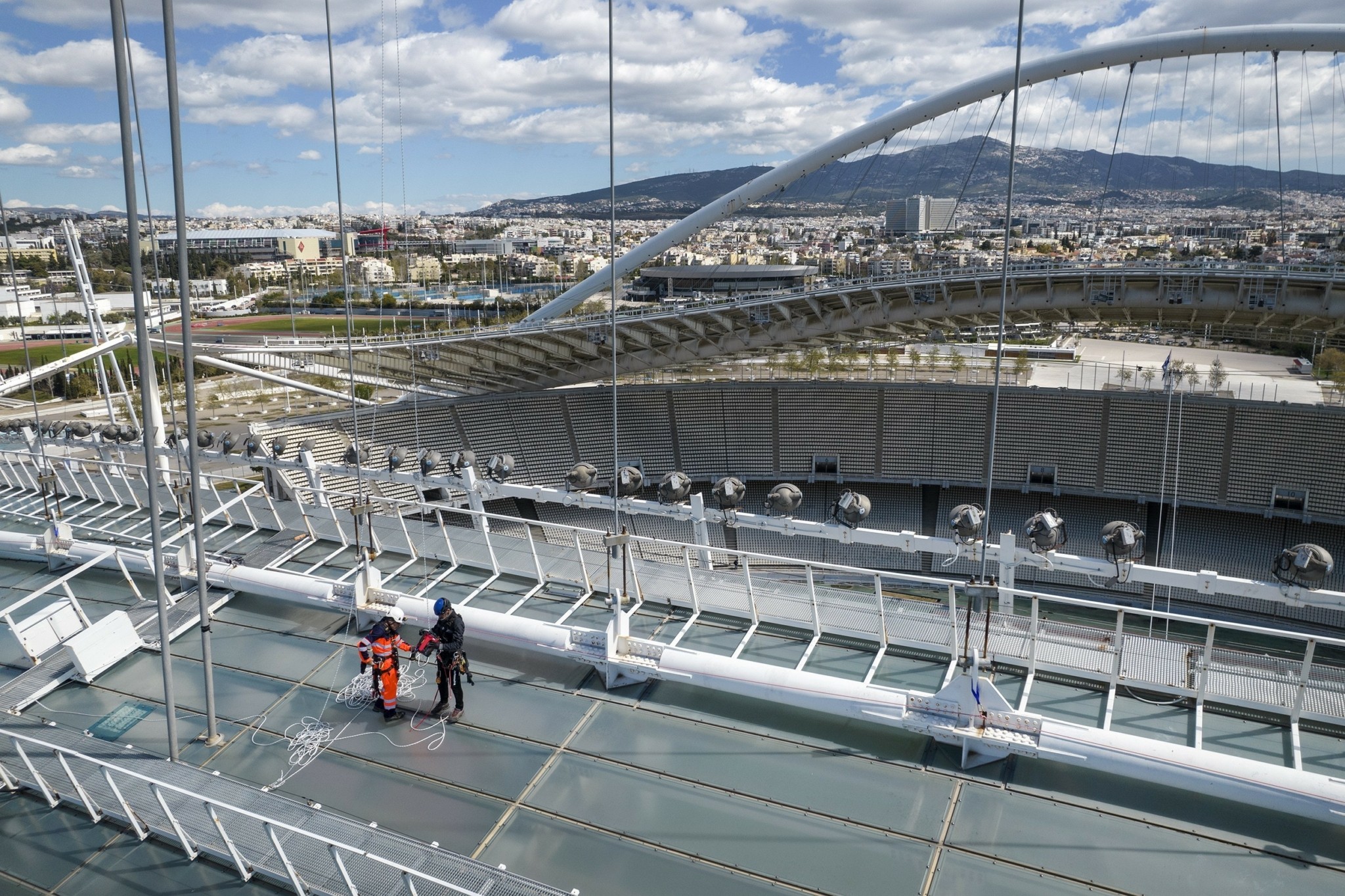 ΤΑΙΠΕΔ: Σε πλήρη εξέλιξη η επιθεώρηση και ο έλεγχος των μεταλλικών κατασκευών του ΟΑΚΑ (pics)