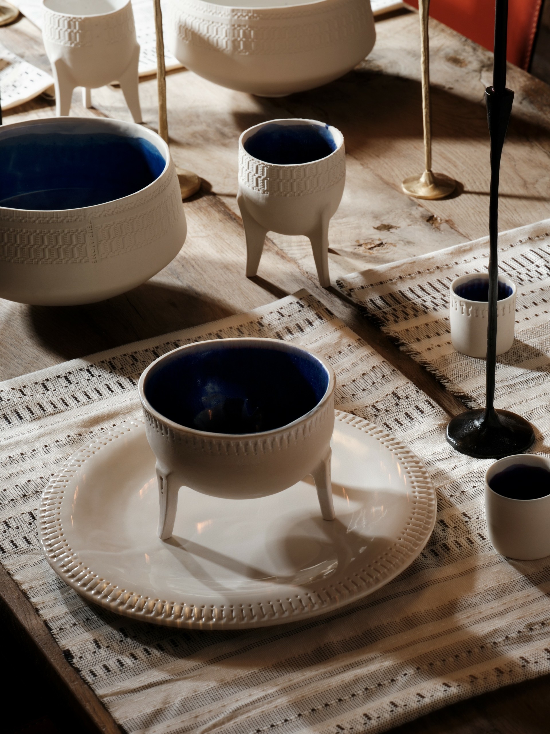 Μια σπάνια σειρά αντικειμένων με την αισθητική και την γεωμετρία της αυθεντικά ελληνικής χειροποίητης Τέχνης