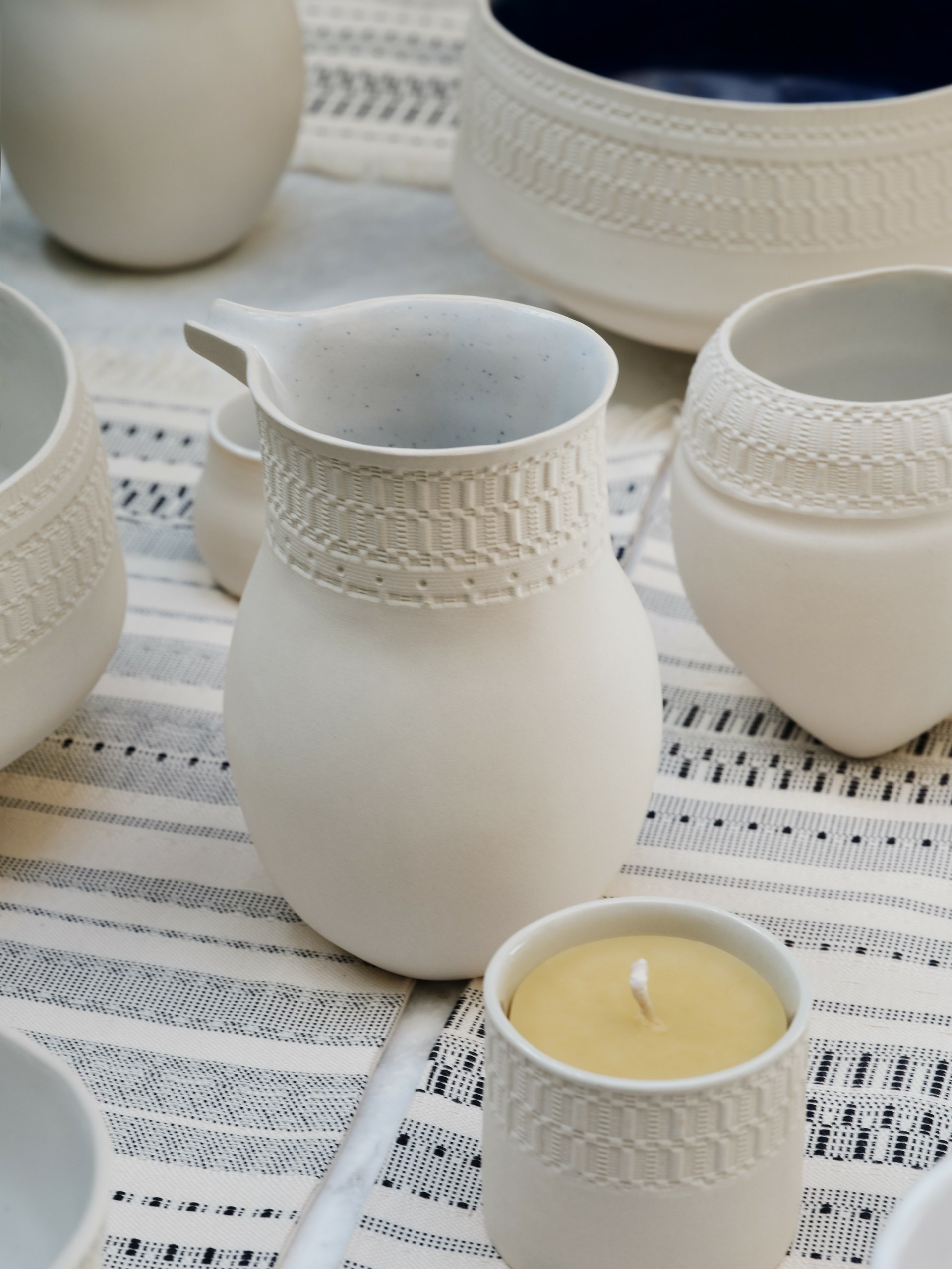 Μια σπάνια σειρά αντικειμένων με την αισθητική και την γεωμετρία της αυθεντικά ελληνικής χειροποίητης Τέχνης