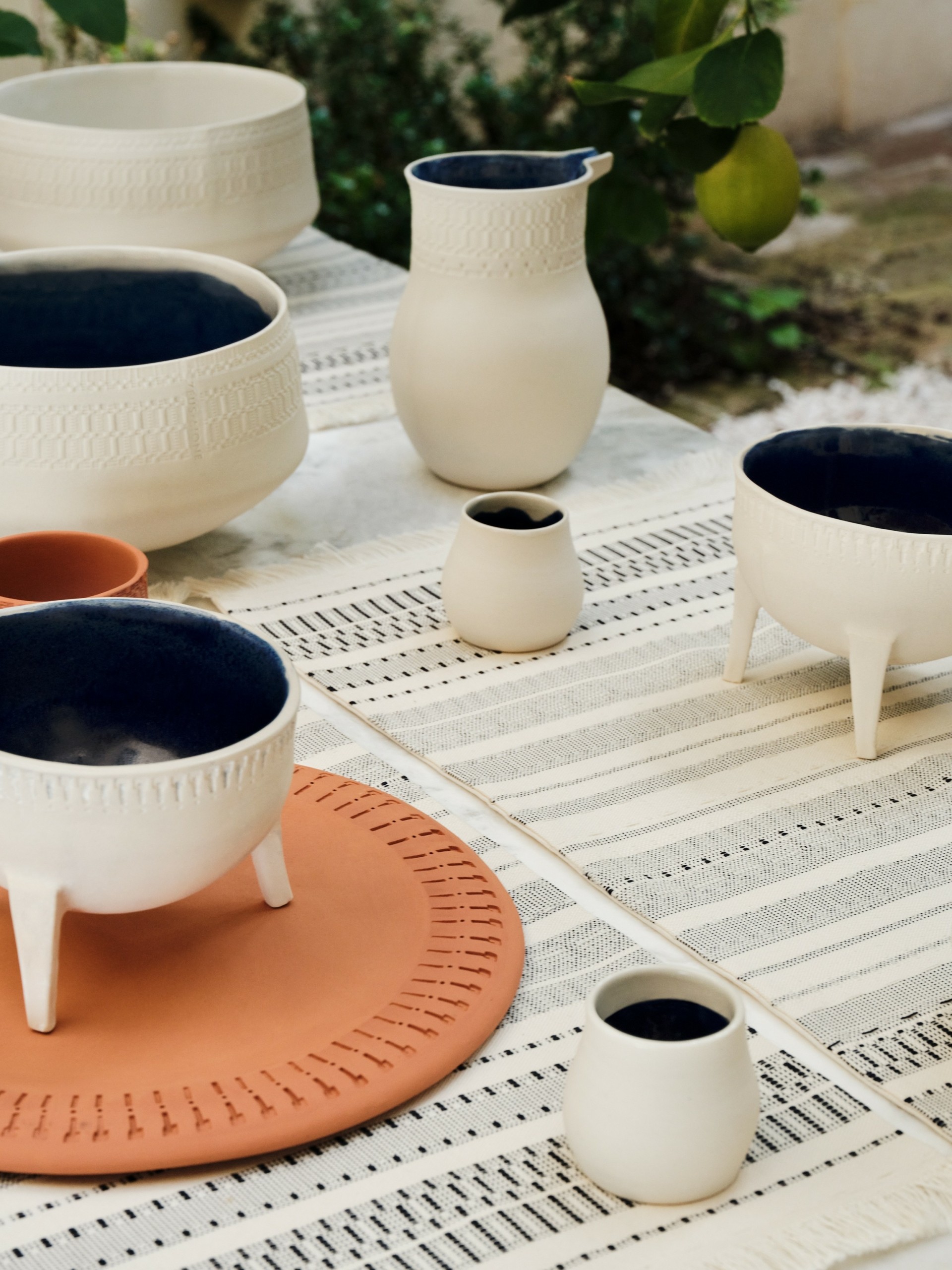 Μια σπάνια σειρά αντικειμένων με την αισθητική και την γεωμετρία της αυθεντικά ελληνικής χειροποίητης Τέχνης